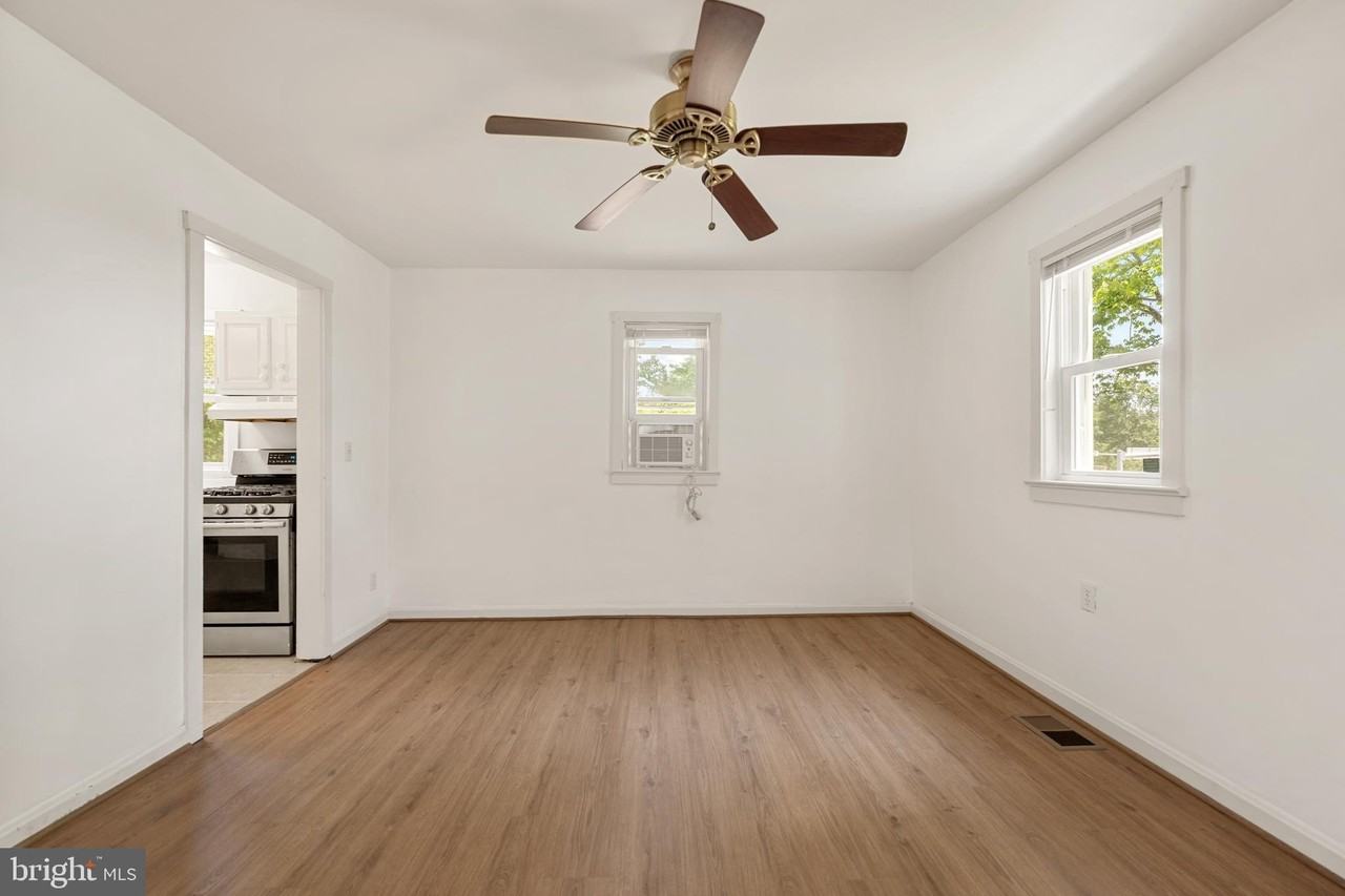 10680 Mary J Champ Way - Photo 5 of 28