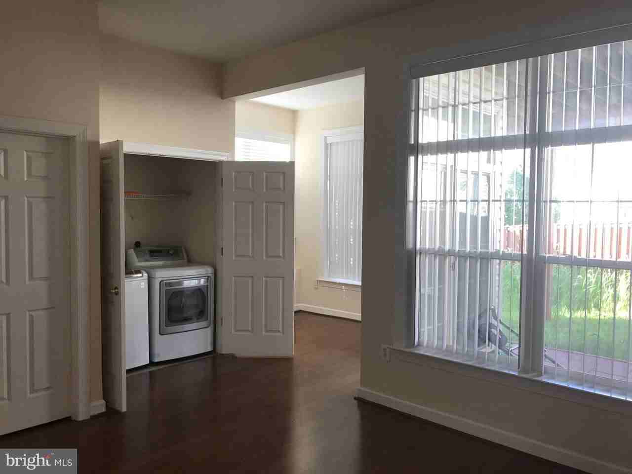 8010 Duck Pond Ter - Photo 5 of 20