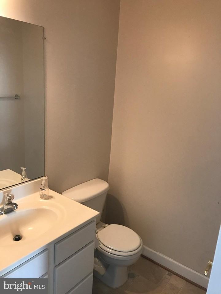 8010 Duck Pond Ter - Photo 6 of 20