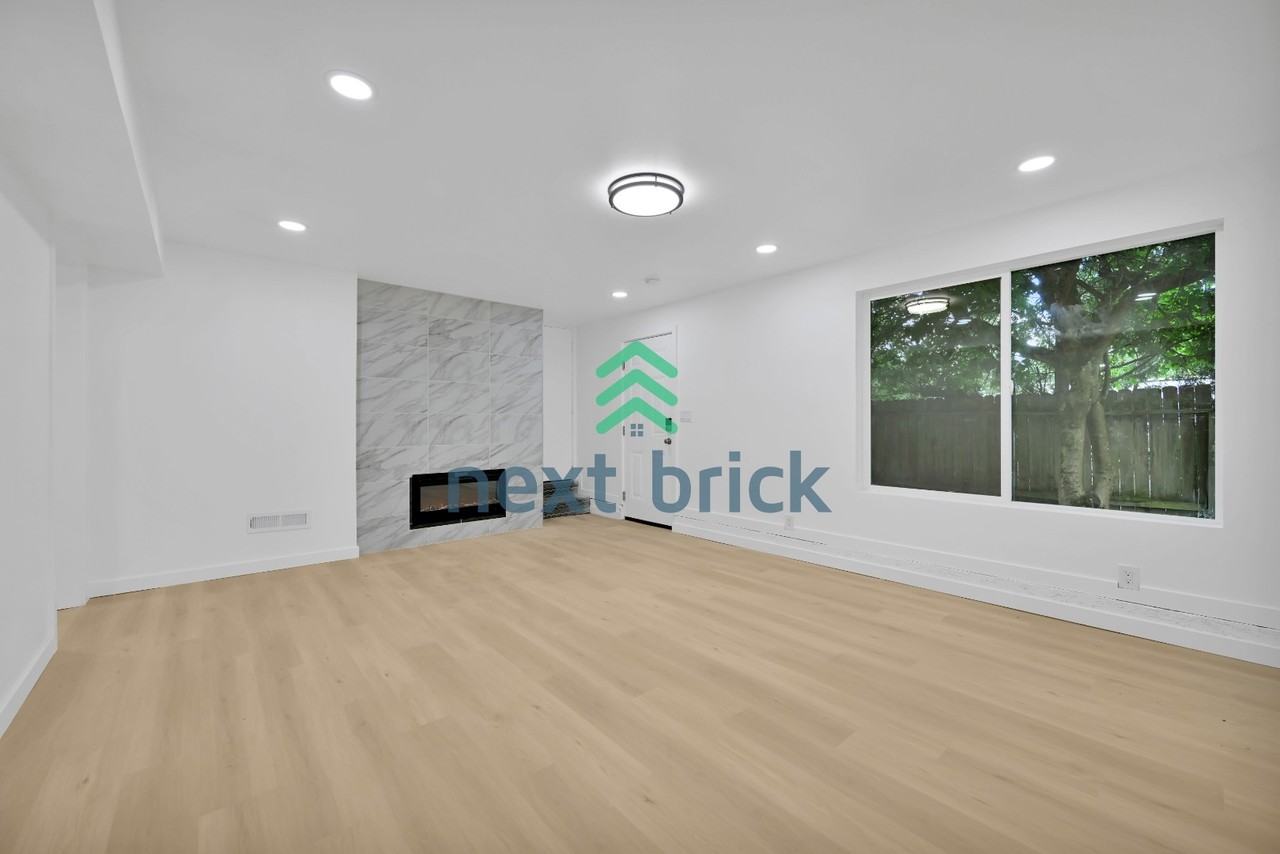 3701 Ne 75th St - Photo 2 of 12