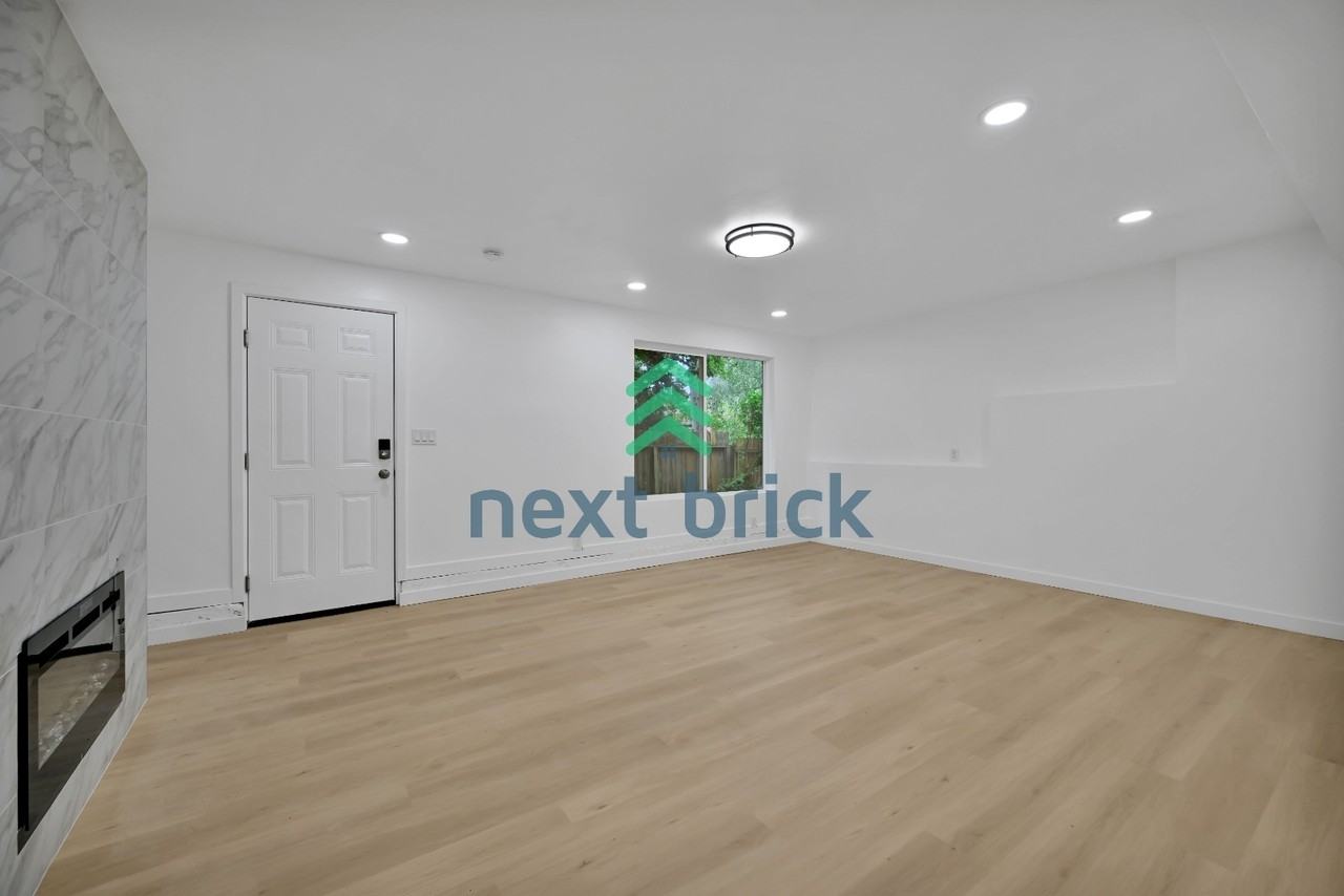 3701 Ne 75th St - Photo 5 of 12