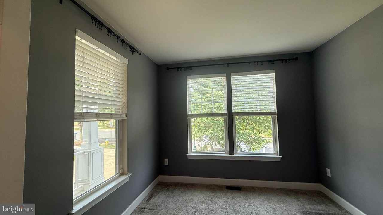 352 Pear Blossom Rd - Photo 5 of 30