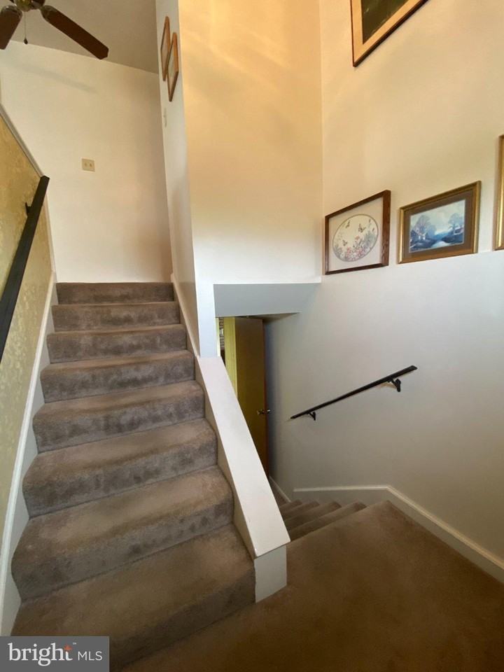 39 Timothy Dr - Photo 5 of 34