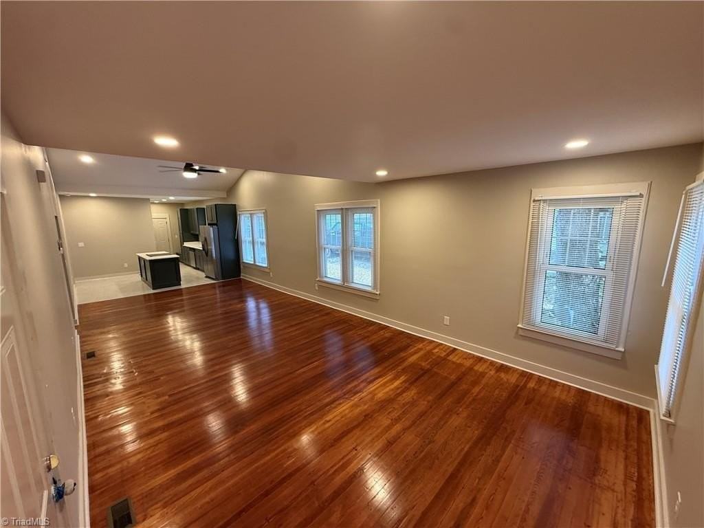 416 E 27th St - Photo 5 of 14