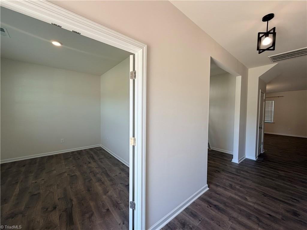 1121 Tilburn Ter - Photo 5 of 49