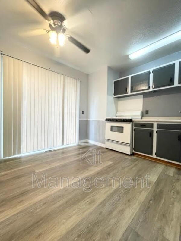 6215 Jackman Rd - Photo 6 of 14