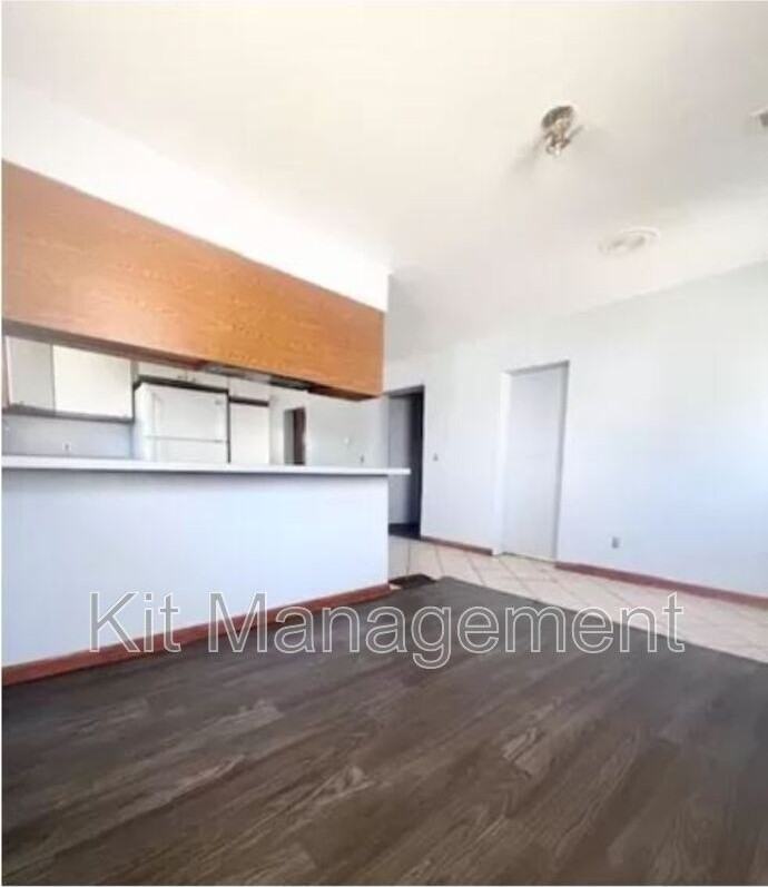 2248 Broadway St - Photo 2 of 16