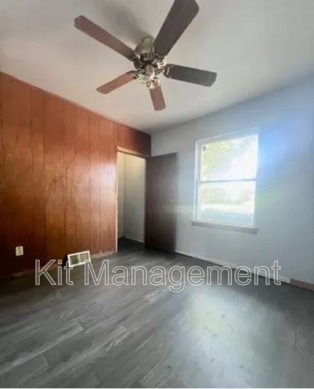 2248 Broadway St - Photo 5 of 16