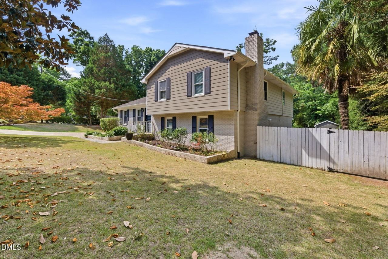 7109 Norton Ln - Photo 2 of 38