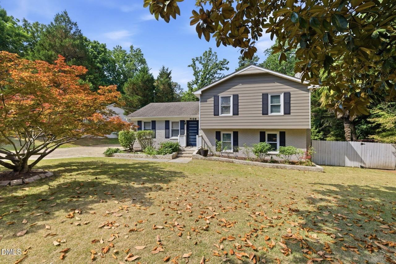 7109 Norton Ln - Photo 3 of 38