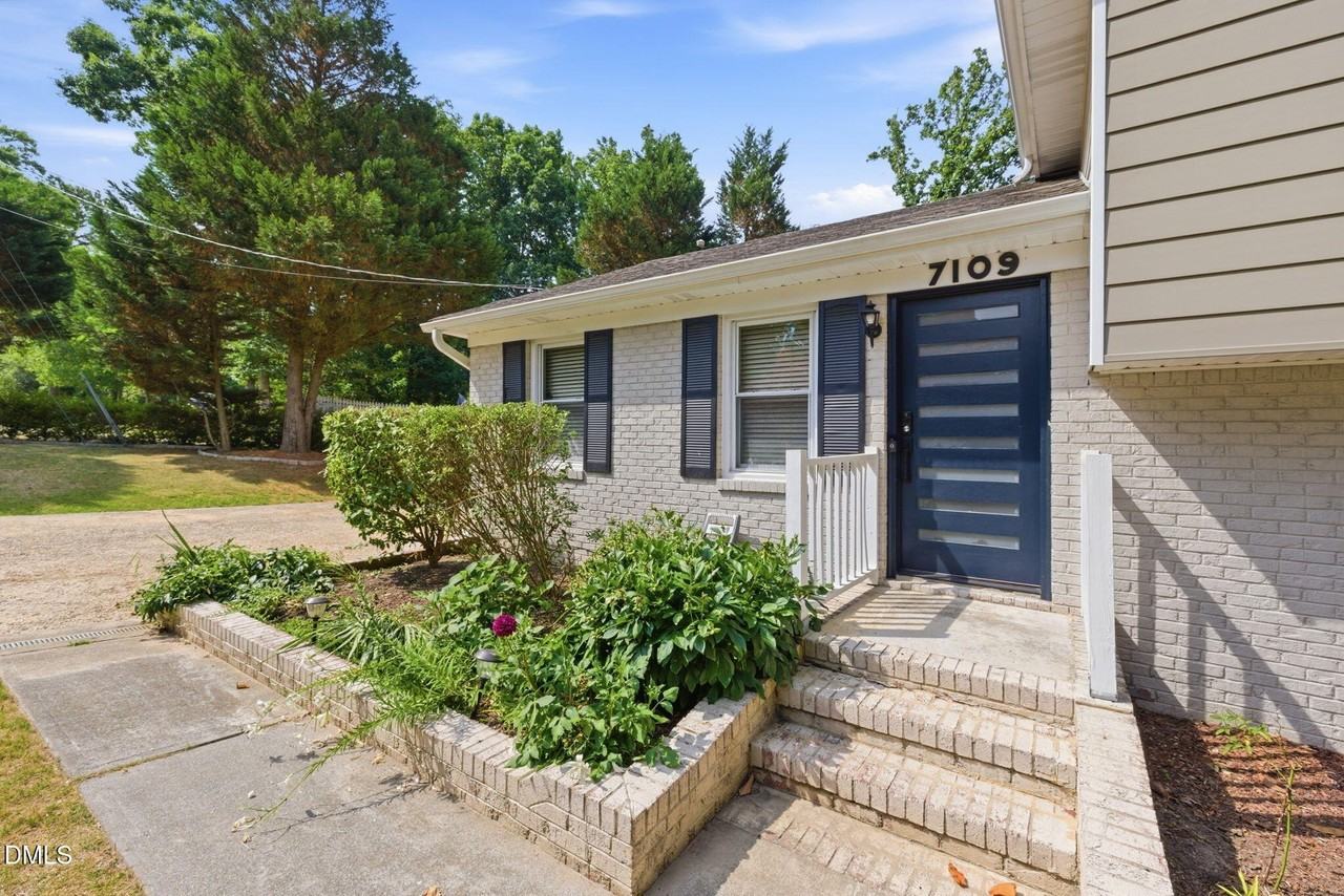 7109 Norton Ln - Photo 6 of 38