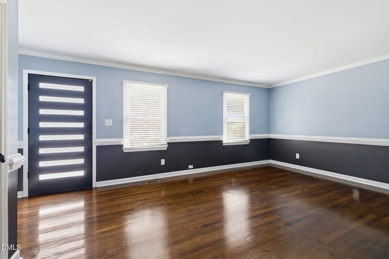 7109 Norton Ln - Photo 7 of 38