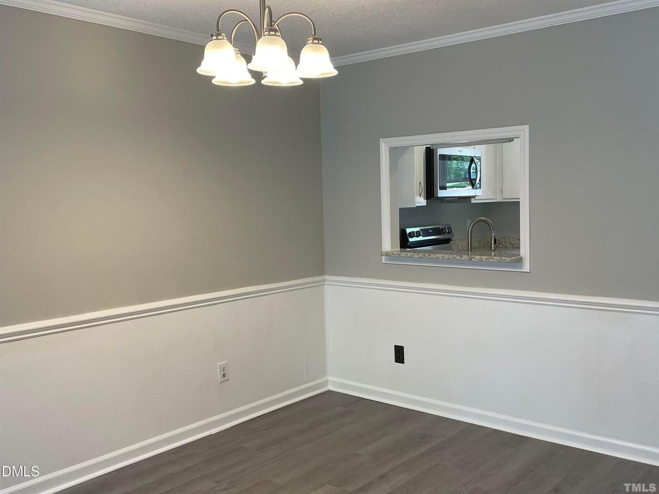 3205 Warwick Dr - Photo 5 of 15