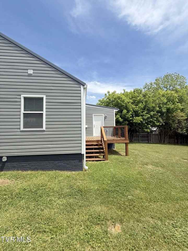 220 May Ave - Photo 2 of 28