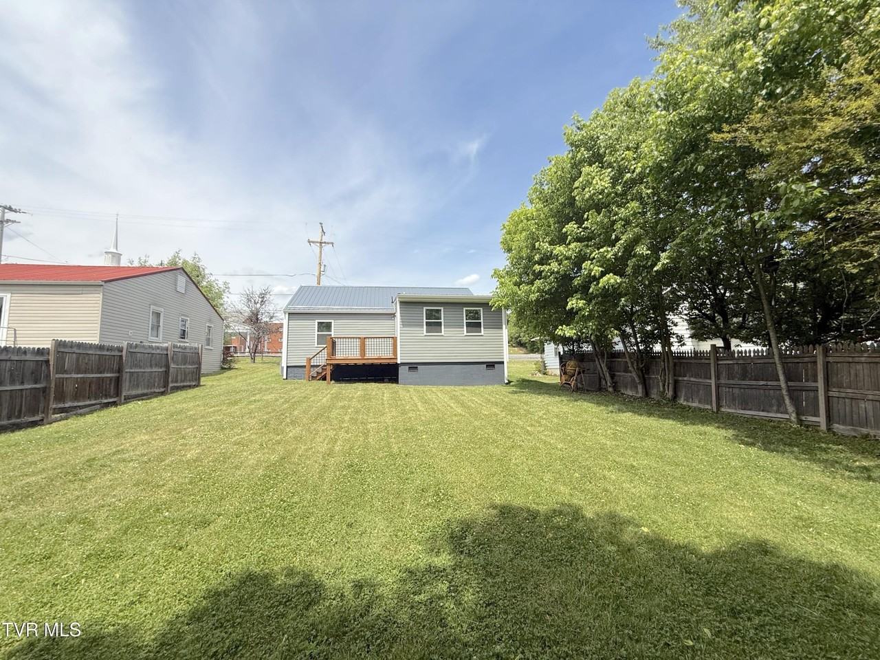 220 May Ave - Photo 3 of 28