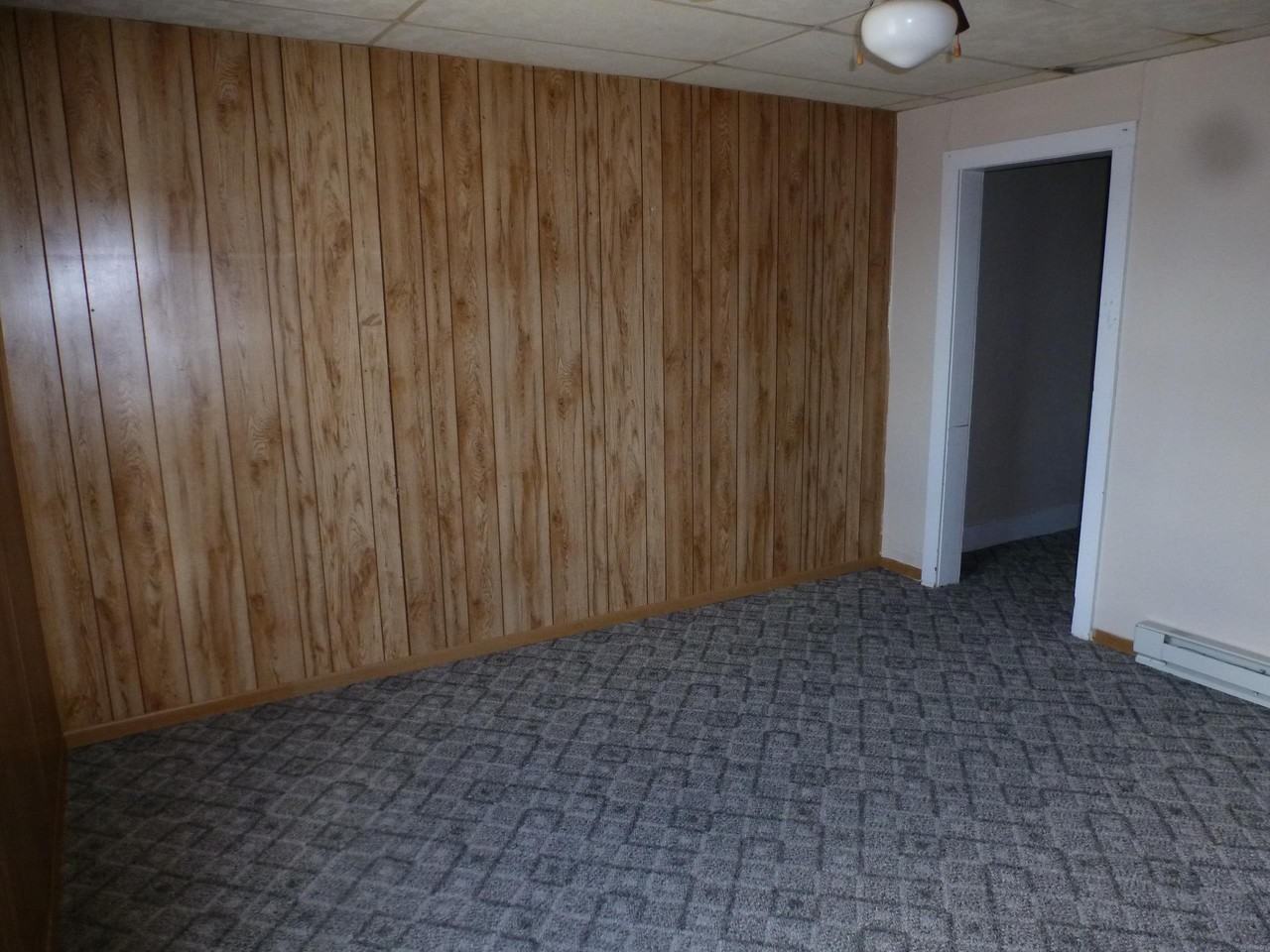 104 W Center St - Photo 4 of 8