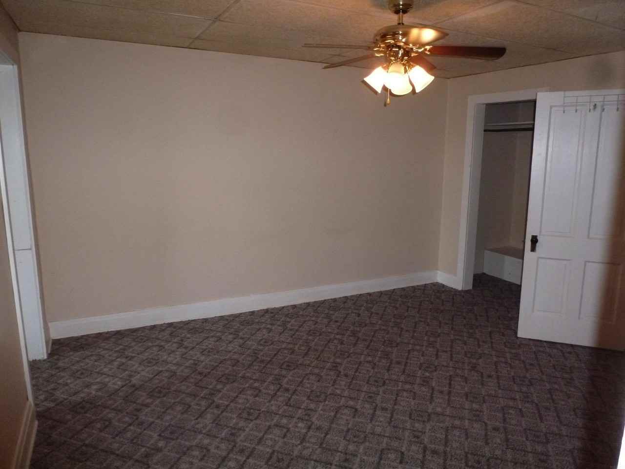 104 W Center St - Photo 6 of 8