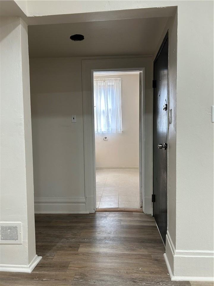 317 Stratford Ave #2 - Photo 2 of 15