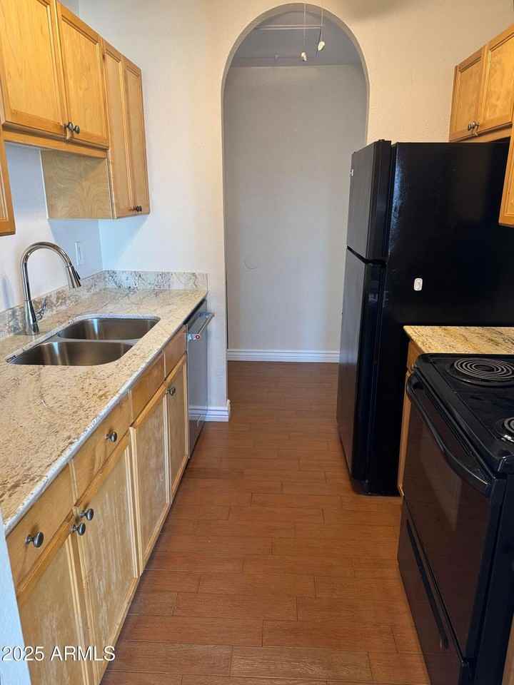 7550 N 12th St #239 - Photo 4 of 14