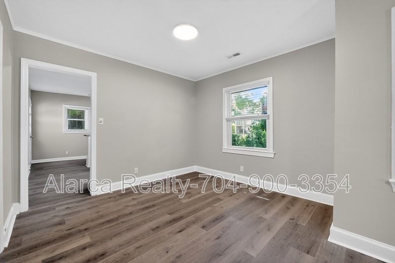 2322 Belfast Dr - Photo 7 of 20