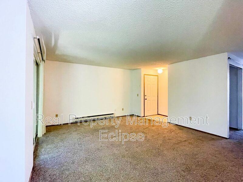 19837 25th Ave Ne #B - Photo 3 of 13