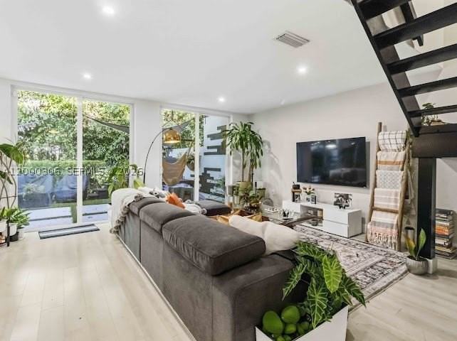 4432 Nw 98th Ave - Photo 4 of 32