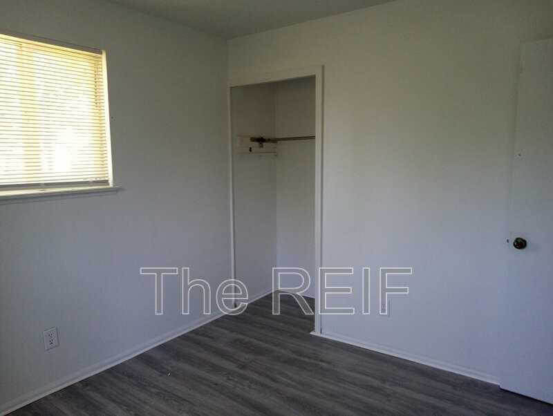 3133 Glenwood Ave - Photo 2 of 6
