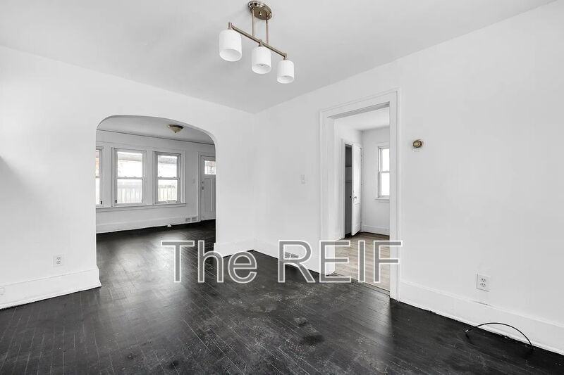 15906 Alden St - Photo 2 of 3