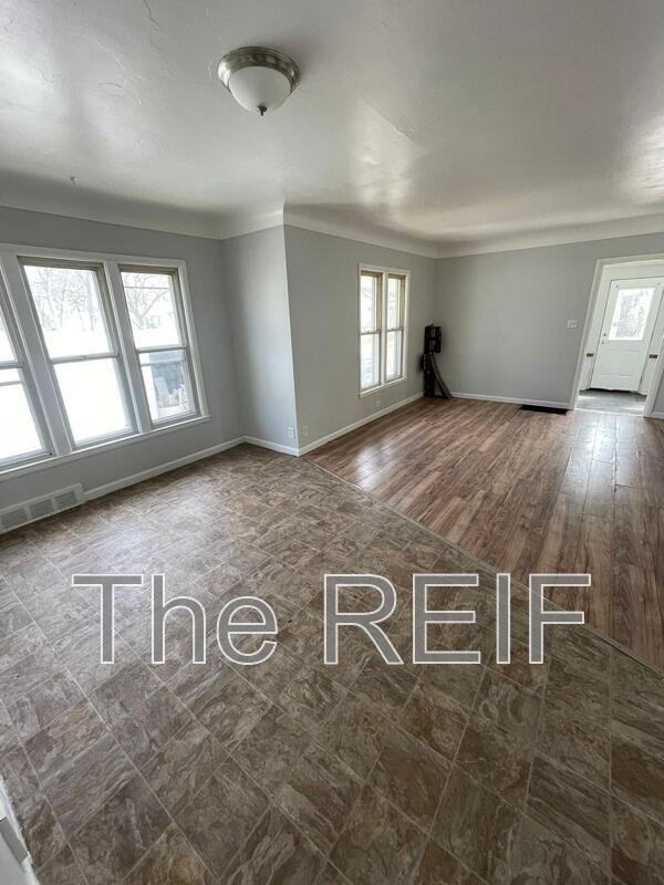 1553 Illinois Ave - Photo 2 of 17