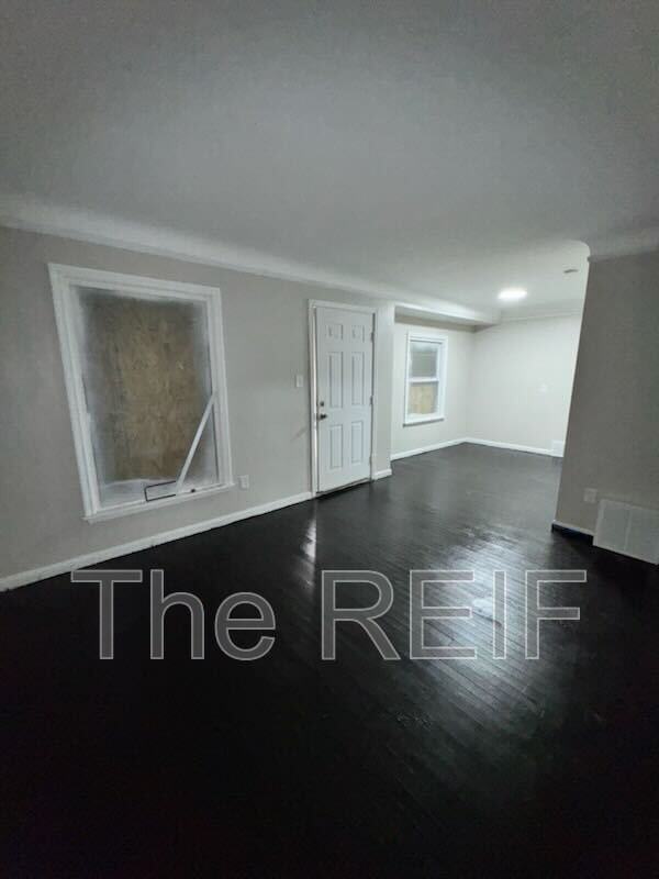 20045 Greenlawn St - Photo 5 of 14