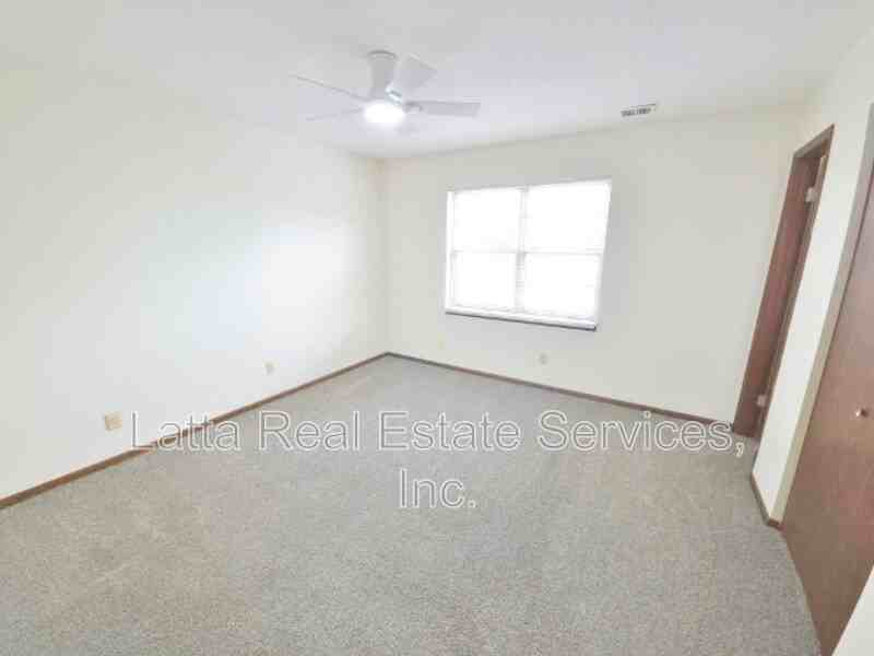 12502 E 40th St S #C - Photo 5 of 8