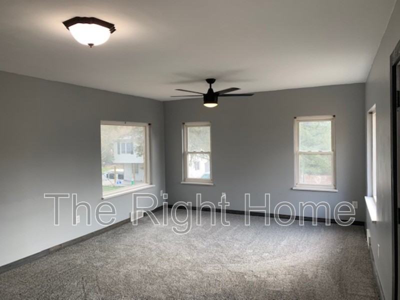 5628 S 51st Ave - Photo 4 of 20