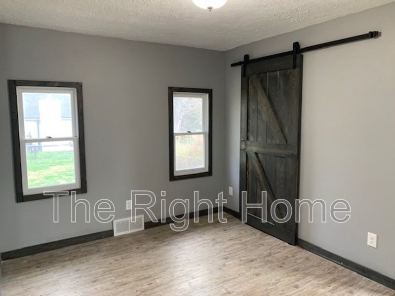5628 S 51st Ave - Photo 7 of 20