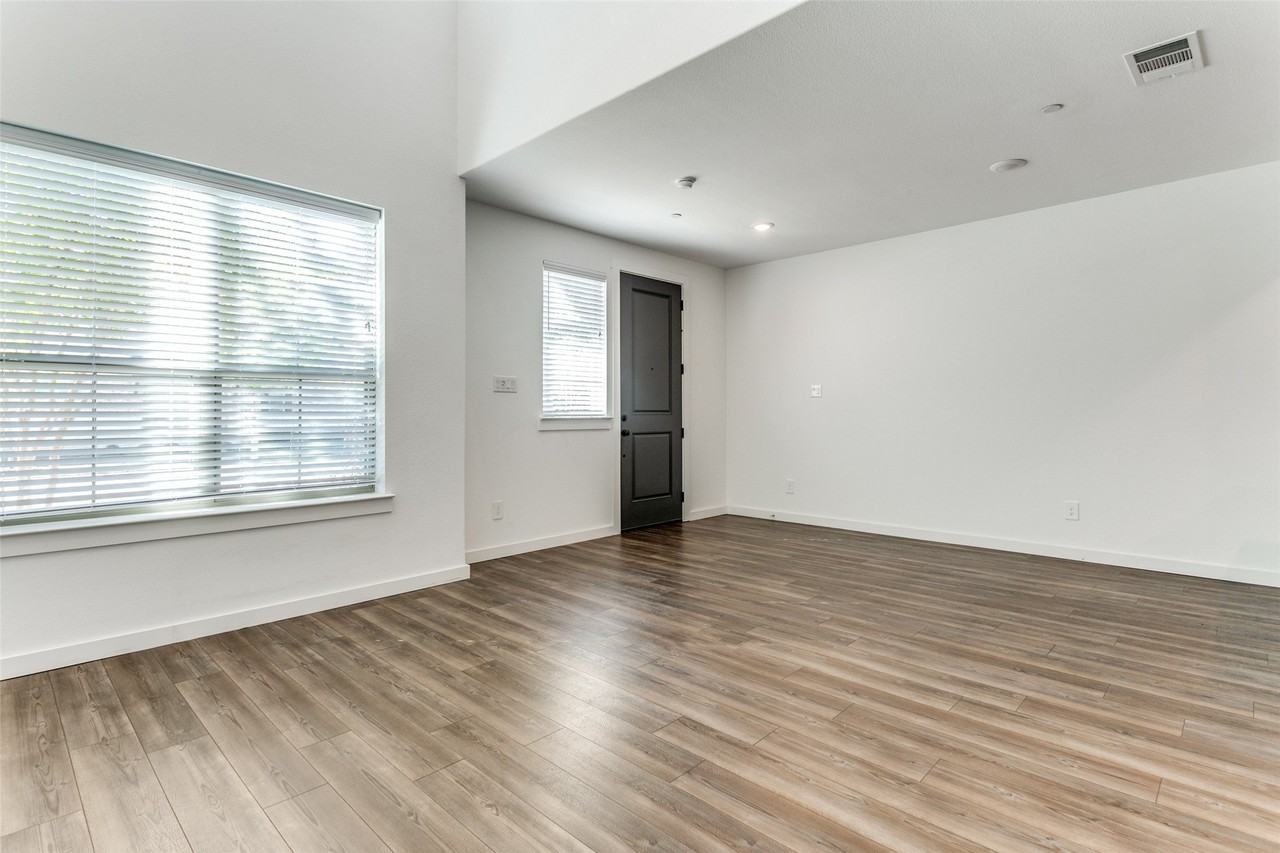 663 Vista Oaks Rd - Photo 2 of 12