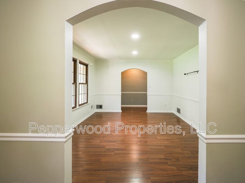 18 Brookland Ct - Photo 4 of 19