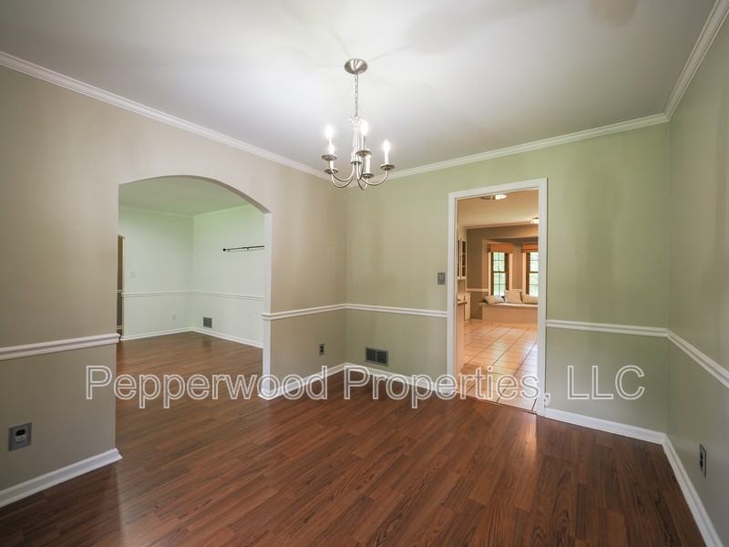 18 Brookland Ct - Photo 7 of 19