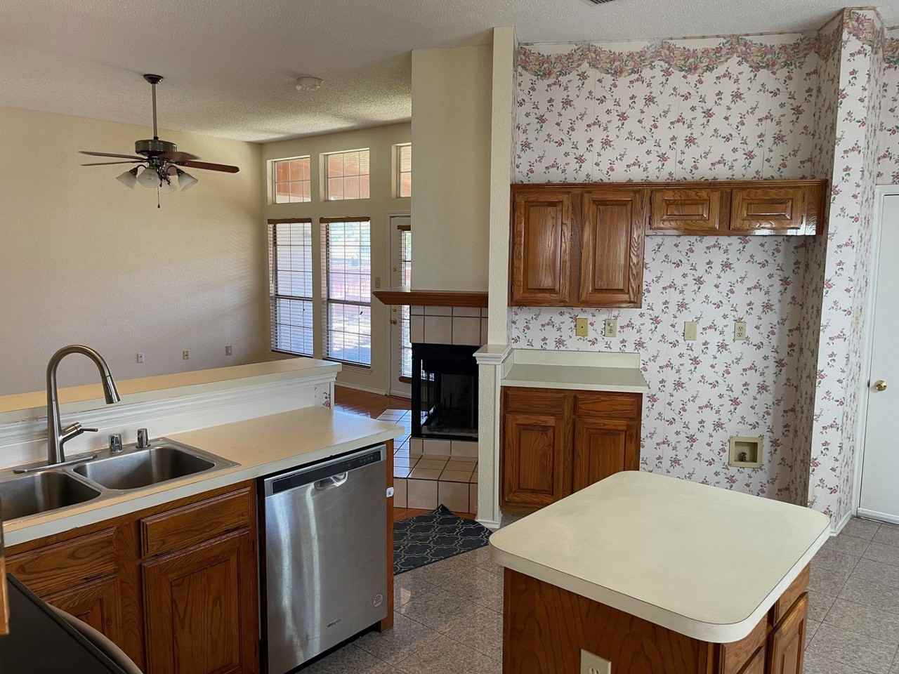1520 Mission Ridge Trl - Photo 6 of 19