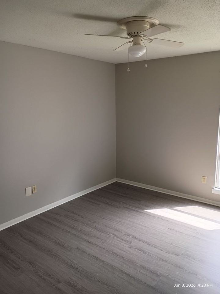 Chateau Apartments - Photo 5 of 8