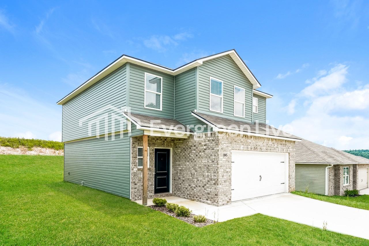 1045 Brookhaven Ln - Photo 2 of 15