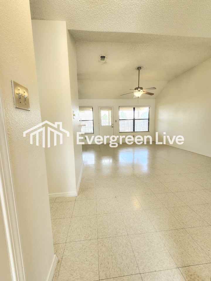 2223 Zia Ct - Photo 2 of 22