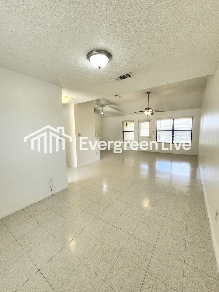 2223 Zia Ct - Photo 3 of 22
