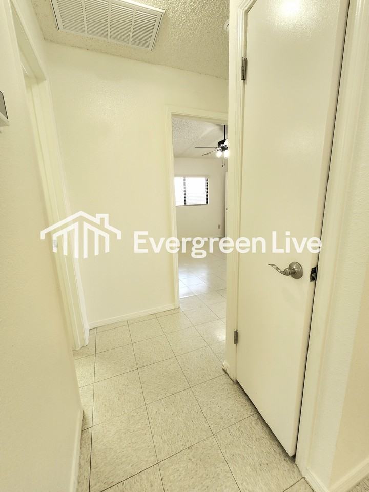 2223 Zia Ct - Photo 6 of 22