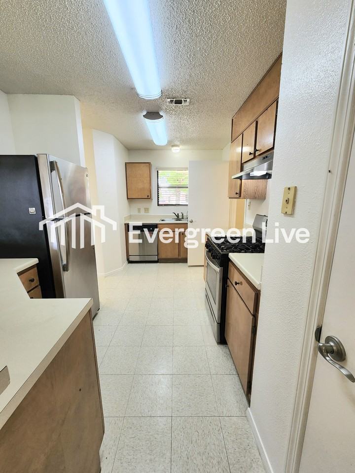 2223 Zia Ct - Photo 7 of 22