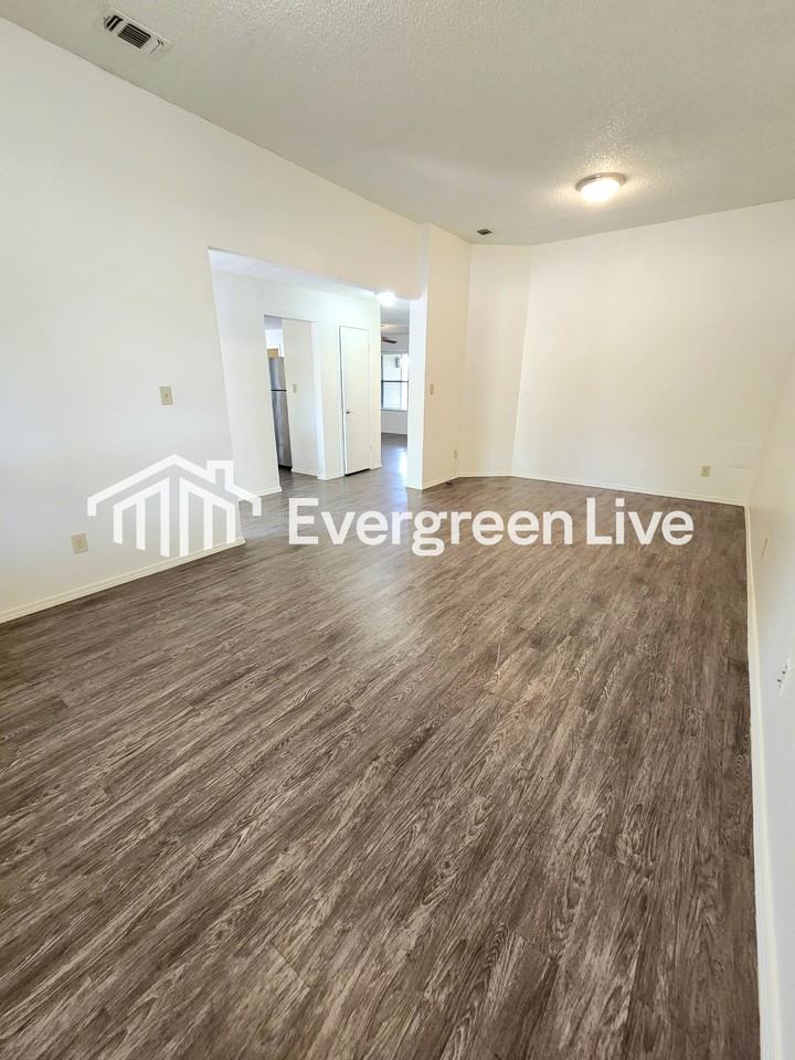 2240 Zuni Ct - Photo 4 of 27
