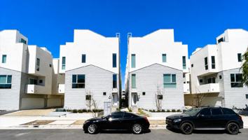 featured image of 10917 1/2 Otsego St