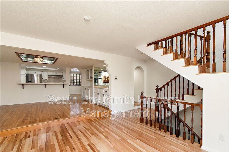 227 S Irena Ave #4 - Photo 5 of 39