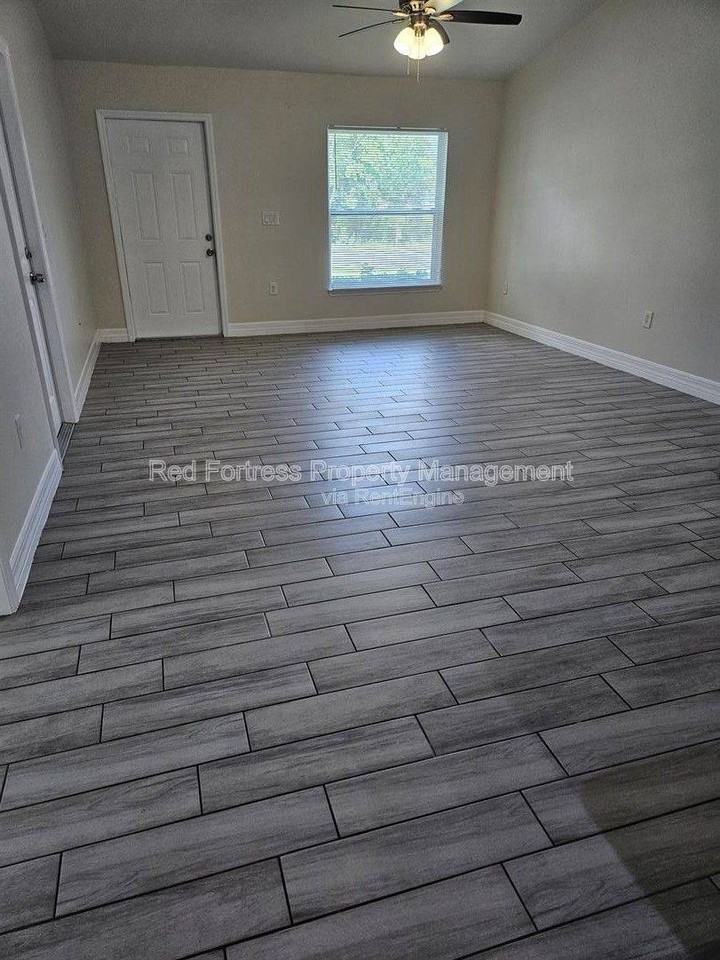 167 Meadow Rd - Photo 2 of 10