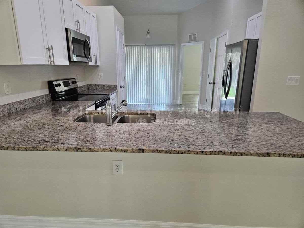 167 Meadow Rd - Photo 3 of 10