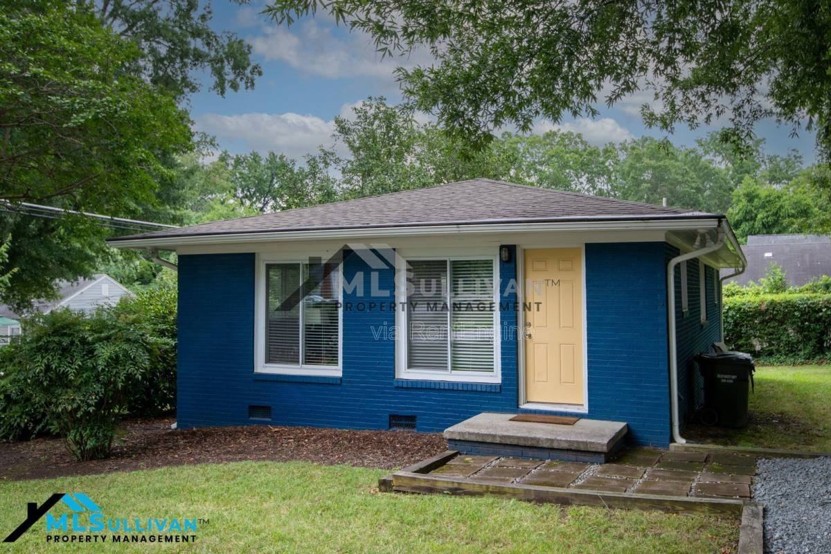 1021 Sedgefield St - Photo 3 of 10