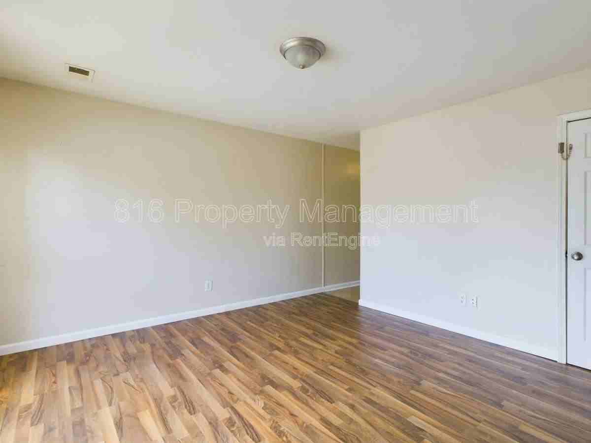 19032 E Swope Trl - Photo 2 of 10
